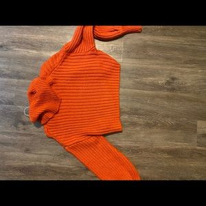 URBAN OUTFITTERS Sweater